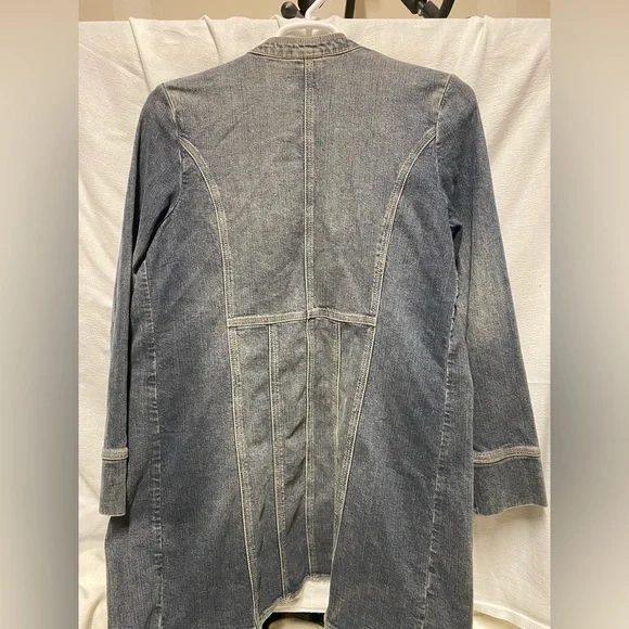 🔥🔥Women’s mid length Denim Jacket - Picture 2 of 4